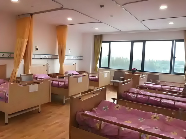 大学本科可以落户深圳户口吗_活佛王兴夫“点化”140位女信徒，全程不穿衣服，场面失控 并表响资进示融受影程未